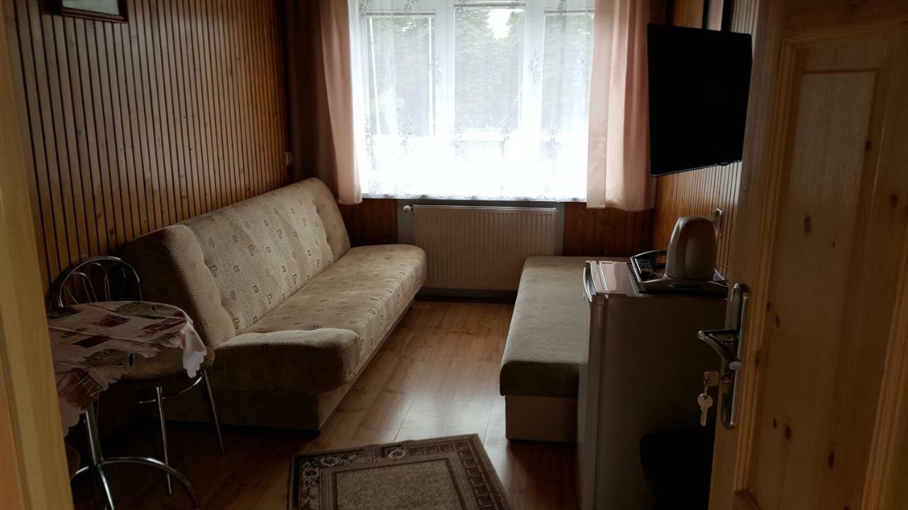 "U Izy" Pokoje Goscinne I Przyczepy Campingowe ミエルノ エクステリア 写真
